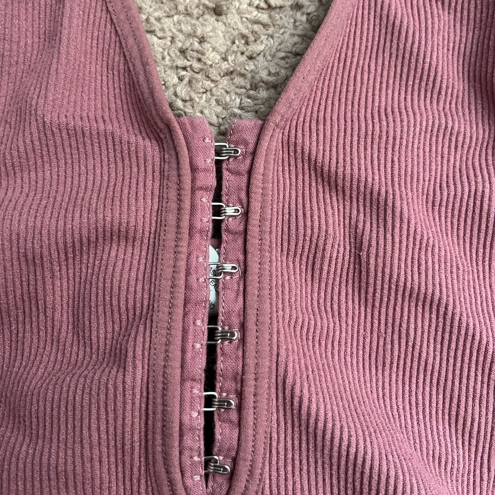 Bozzlo Ribbed Hook Crop Top - Picture 2 of 4